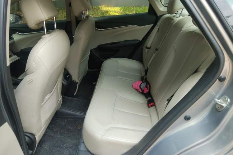Used Buick GT 2018 15T Dual-Clutch Elite Model China V Standard Left Rear Seat
