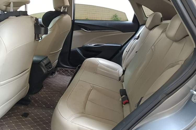 Used Buick GT 2018 15T Dual-Clutch Elite Model China V Standard Left Rear Seat