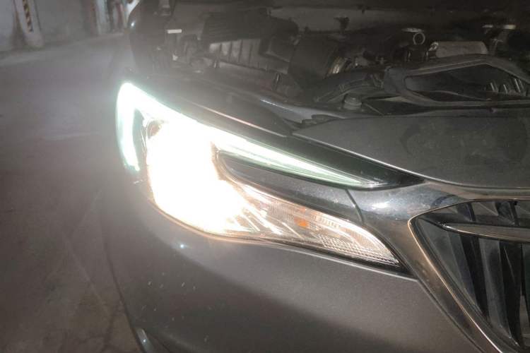 Used Buick GT 2018 15T Dual-Clutch Advanced Model China V Standard Right Front Headlight