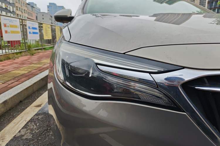 Used Buick GT 2018 18T Automatic Elite Model Right Front Headlight