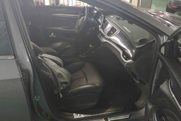 Used Buick GT 2018 18T Automatic Elite Model Right Front Seat
