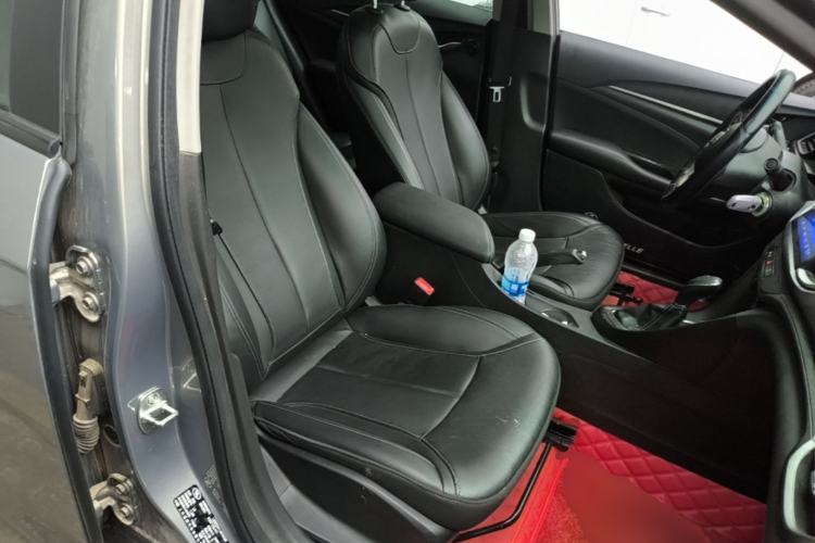 Used Buick GT 2018 18T Automatic Elite Model Right Front Seat