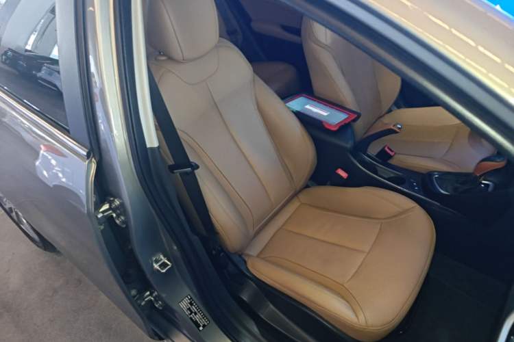 Used Buick GT 2018 18T Automatic Flagship Model Right Front Seat