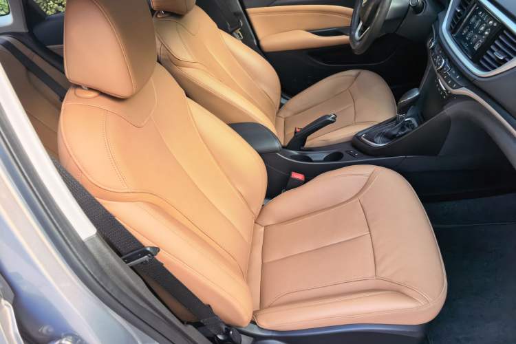 Used Buick GT 2018 18T Automatic Flagship Model Right Front Seat