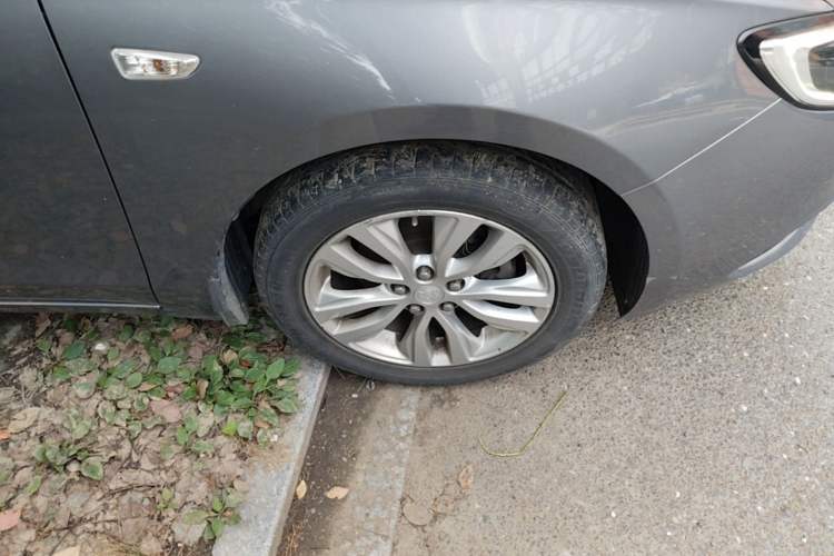 Used Buick GT 2018 15T Dual-Clutch Elite Model China V Standard Right Front Wheel Hub