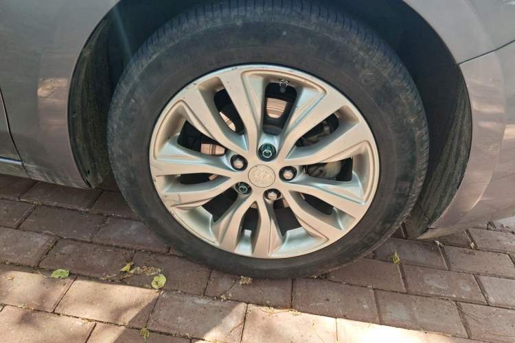 Used Buick GT 2018 15T Dual-Clutch Elite Model China V Standard Right Front Wheel Hub