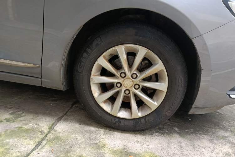 Used Buick GT 2018 15T Dual-Clutch Advanced Model China V Standard Right Front Wheel Hub