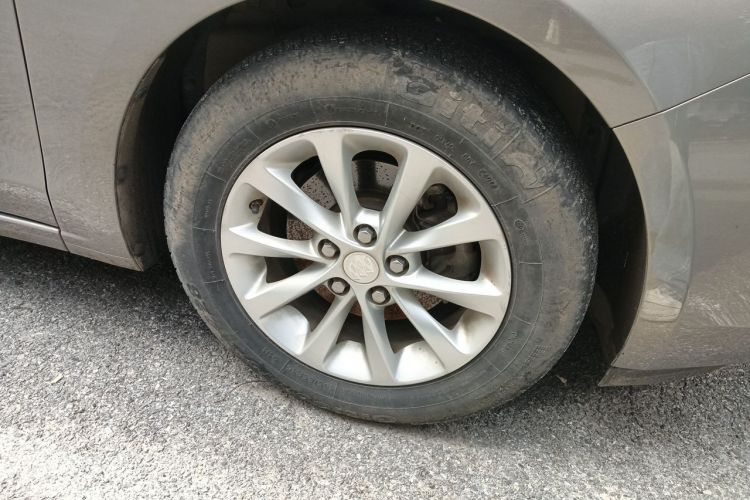 Used Buick GT 2018 15T Dual-Clutch Advanced Model China V Standard Right Front Wheel Hub