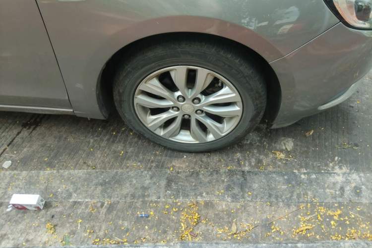 Used Buick GT 2018 15T Dual-Clutch Elite Model China V Standard Right Front Wheel Hub