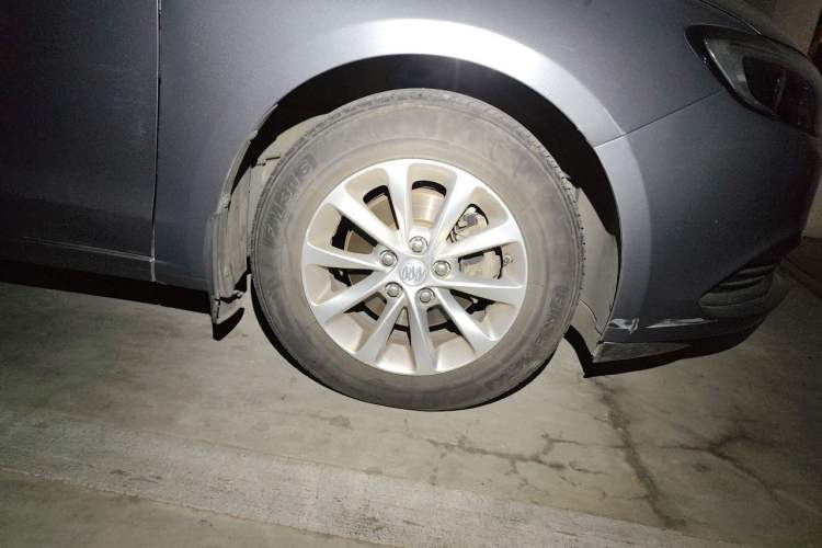 Used Buick GT 2018 15T Dual-Clutch Advanced Model China V Standard Right Front Wheel Hub