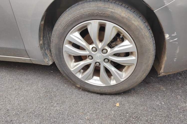 Used Buick GT 2018 15T Manual Elite Version China V Standard Right Front Wheel Hub