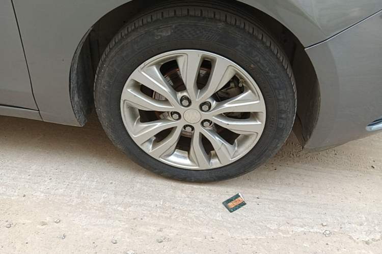 Used Buick GT 2018 15T Dual-Clutch Elite Model China V Standard Right Front Wheel Hub