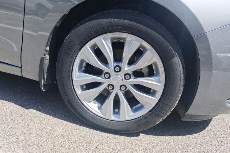 Used Buick GT 2018 15T Dual-Clutch Elite Model China V Standard Right Front Wheel Hub