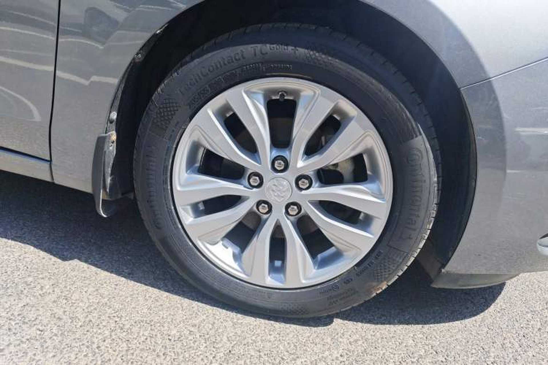 Used Buick GT 2018 15T Dual-Clutch Elite Model China V Standard Right Front Wheel Hub