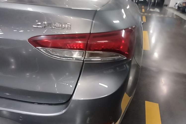 Used Buick GT 2018 15T Dual-Clutch Elite Model China V Standard Right Rear Taillight