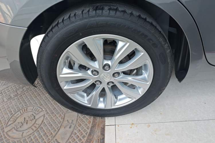 Used Buick GT 2018 15T Dual-Clutch Elite Model China V Standard Right Rear Wheel Hub