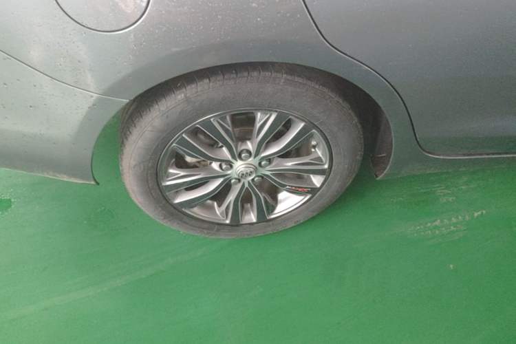 Used Buick GT 2018 18T Automatic Elite Model Right Rear Wheel Hub