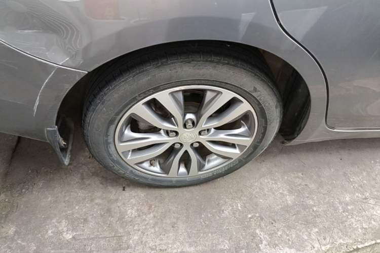 Used Buick GT 2018 18T Automatic Elite Model Right Rear Wheel Hub