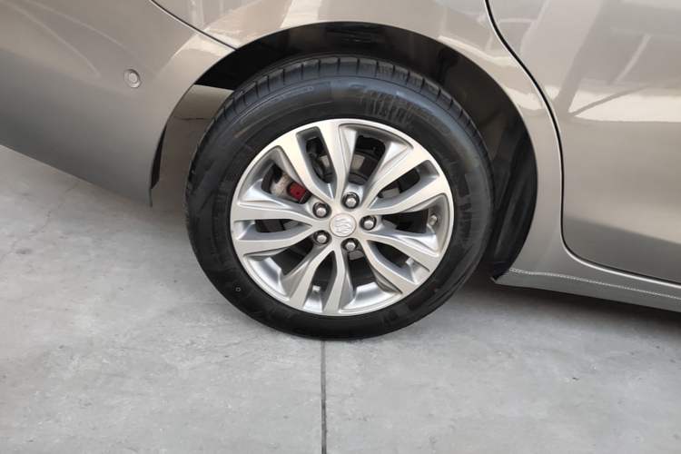 Used Buick GT 2018 18T Automatic Flagship Model Right Rear Wheel Hub