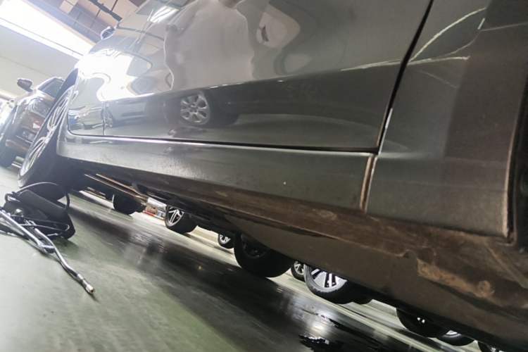 Used Buick GT 2018 18T Automatic Elite Model Right Side Sill