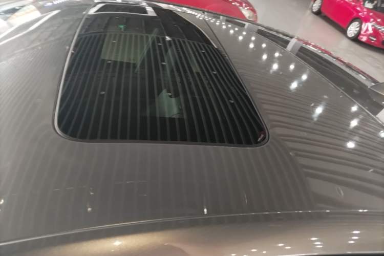 Used Buick GT 2018 18T Automatic Elite Model Roof