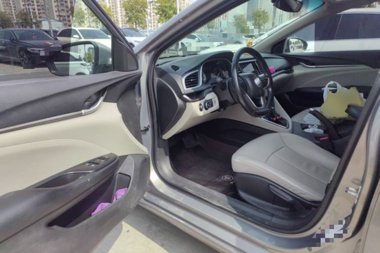 Used Buick GT 2018 15T Dual-Clutch Elite Model China V Standard Driver Seat