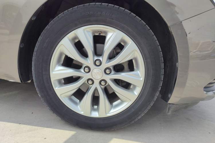 Used Buick GT 2018 15T Dual-Clutch Elite Model China V Standard Right Front Wheel Hub