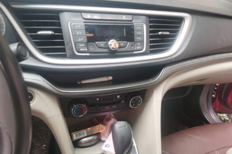 Used Buick GT 2018 15T Dual-Clutch Advanced Model China V Standard Audio And AC Panel