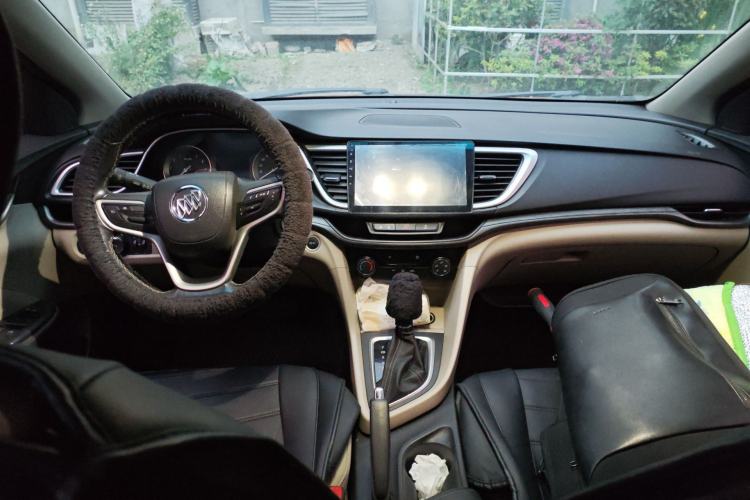 Used Buick GT 2018 15T Dual-Clutch Elite Model China V Standard Center Console