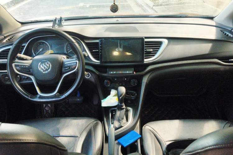Used Buick GT 2018 18T Automatic Elite Model Center Console