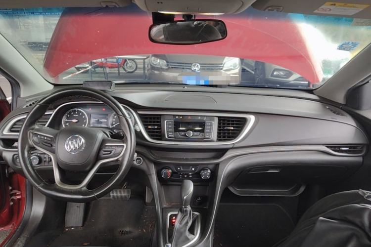 Used Buick GT 2018 18T Automatic Elite Model Center Console
