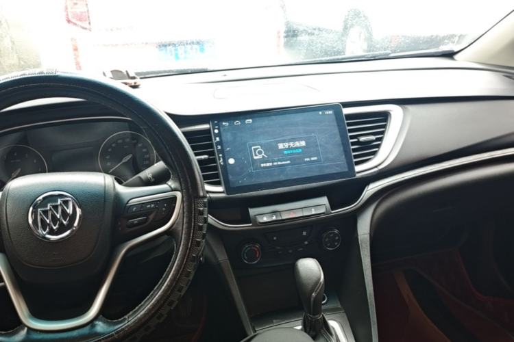 Used Buick GT 2018 18T Automatic Elite Model Center Console