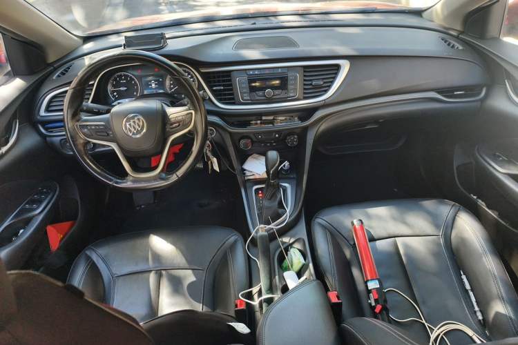 Used Buick GT 2018 18T Automatic Elite Model Center Console