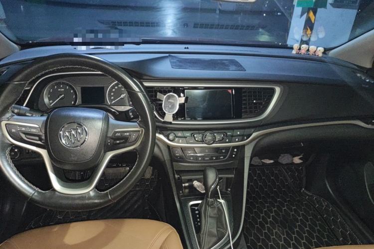 Used Buick GT 2018 18T Automatic Flagship Model Center Console