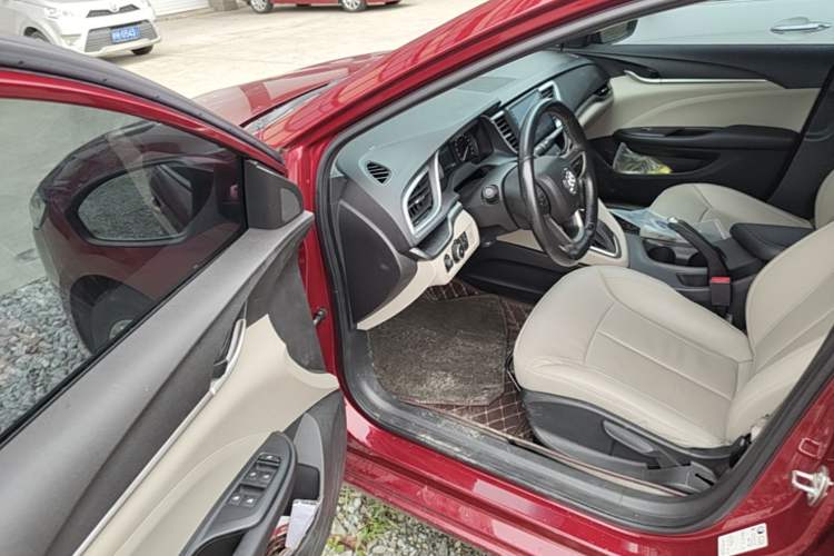 Used Buick GT 2018 15T Dual-Clutch Elite Model China V Standard Driver Seat
