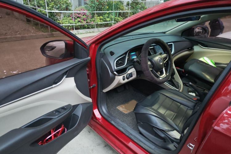 Used Buick GT 2018 15T Dual-Clutch Elite Model China V Standard Driver Seat