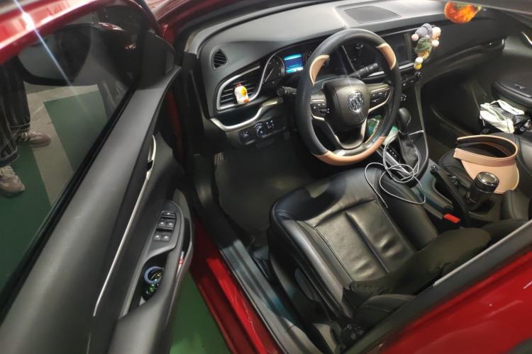 Used Buick GT 2018 18T Automatic Elite Model Driver Seat