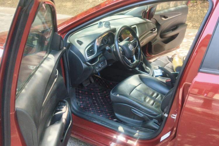 Used Buick GT 2018 18T Automatic Elite Model Driver Seat