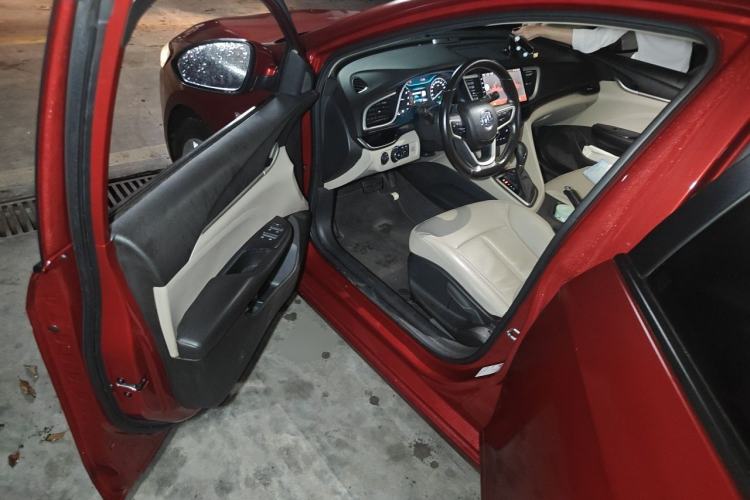 Used Buick GT 2018 15T Dual-Clutch Elite Model China V Standard Driver Seat