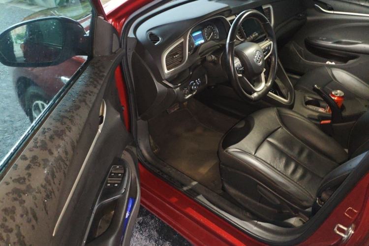 Used Buick GT 2018 18T Automatic Elite Model Driver Seat