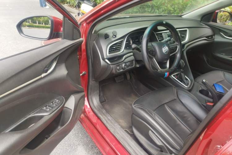 Used Buick GT 2018 18T Automatic Elite Model Driver Seat