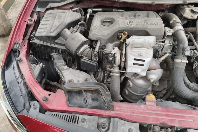 Used Buick GT 2018 15T Dual-Clutch Elite Model China V Standard Engine Bay Right