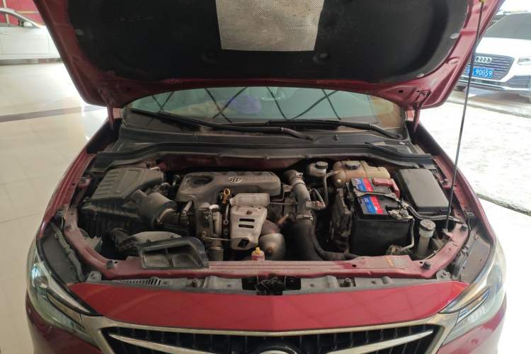 Used Buick GT 2018 15T Dual-Clutch Elite Model China V Standard Engine Bay