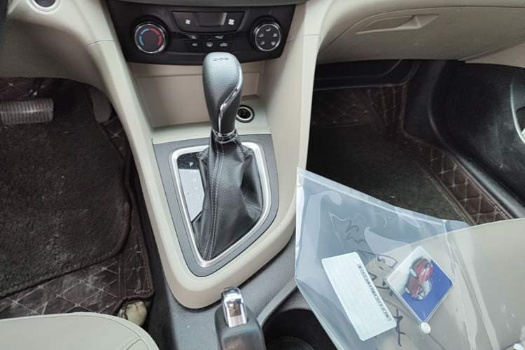Used Buick GT 2018 15T Dual-Clutch Elite Model China V Standard Gear Lever