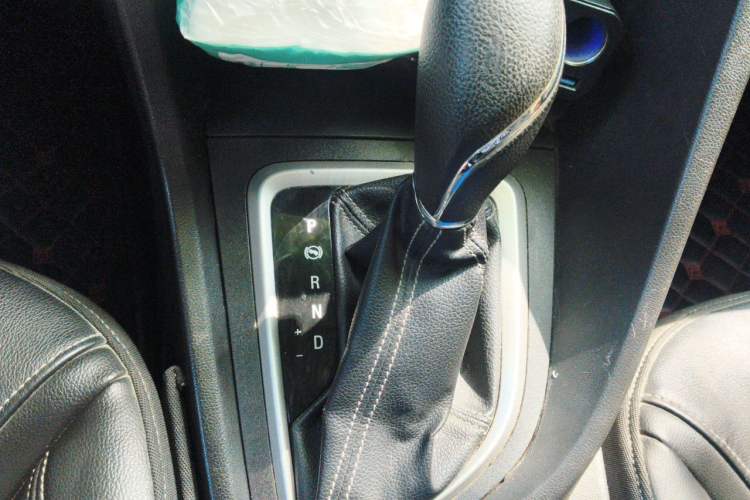 Used Buick GT 2018 18T Automatic Elite Model Gear Lever