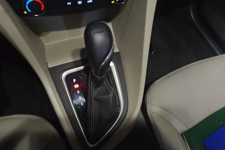 Used Buick GT 2018 15T Dual-Clutch Elite Model China V Standard Gear Lever