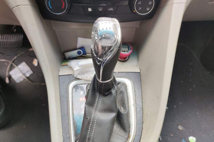 Used Buick GT 2018 15T Dual-Clutch Elite Model China V Standard Gear Lever