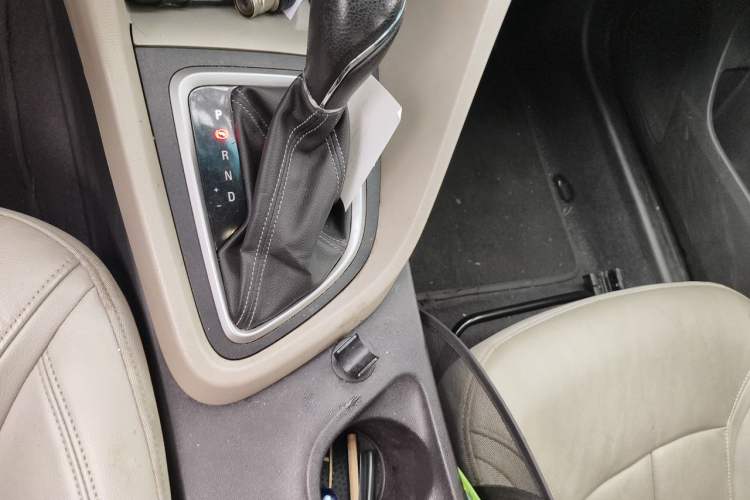 Used Buick GT 2018 15T Dual-Clutch Elite Model China V Standard Gear Lever