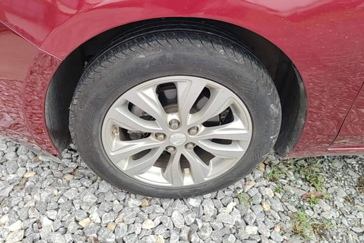 Used Buick GT 2018 15T Dual-Clutch Elite Model China V Standard Left Front Wheel Hub