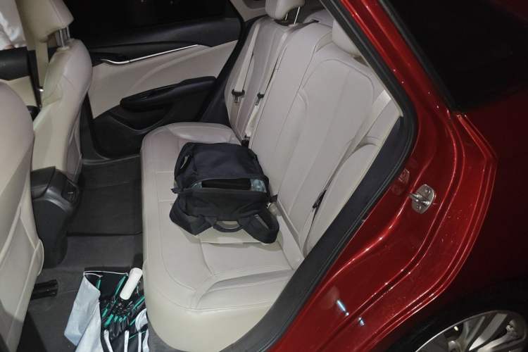 Used Buick GT 2018 15T Dual-Clutch Elite Model China V Standard Left Rear Seat